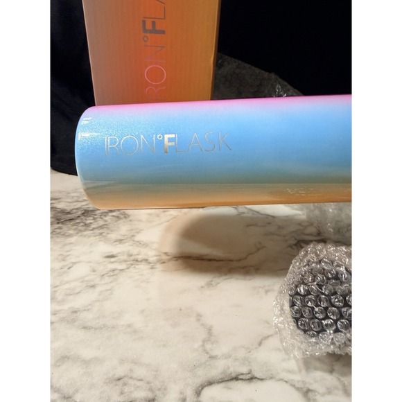 NIB RAINBOW IRON FLASK 20OZ WATER BOTTLE WITH 3 LIDS & A 5 PK STRAWS (2875) - Picture 4 of 11